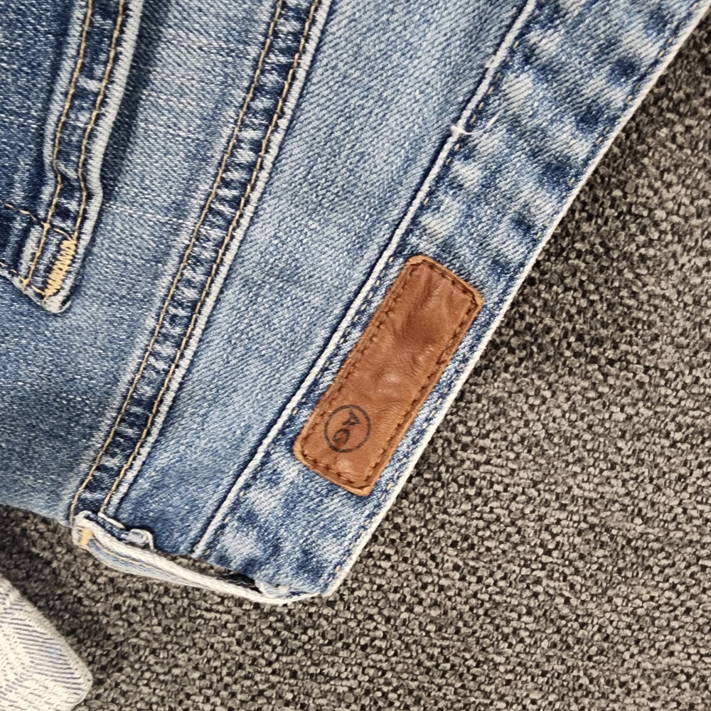 AG Adriano Goldschmied Faded Blue Cropped Jeans - Picture 4 of 12